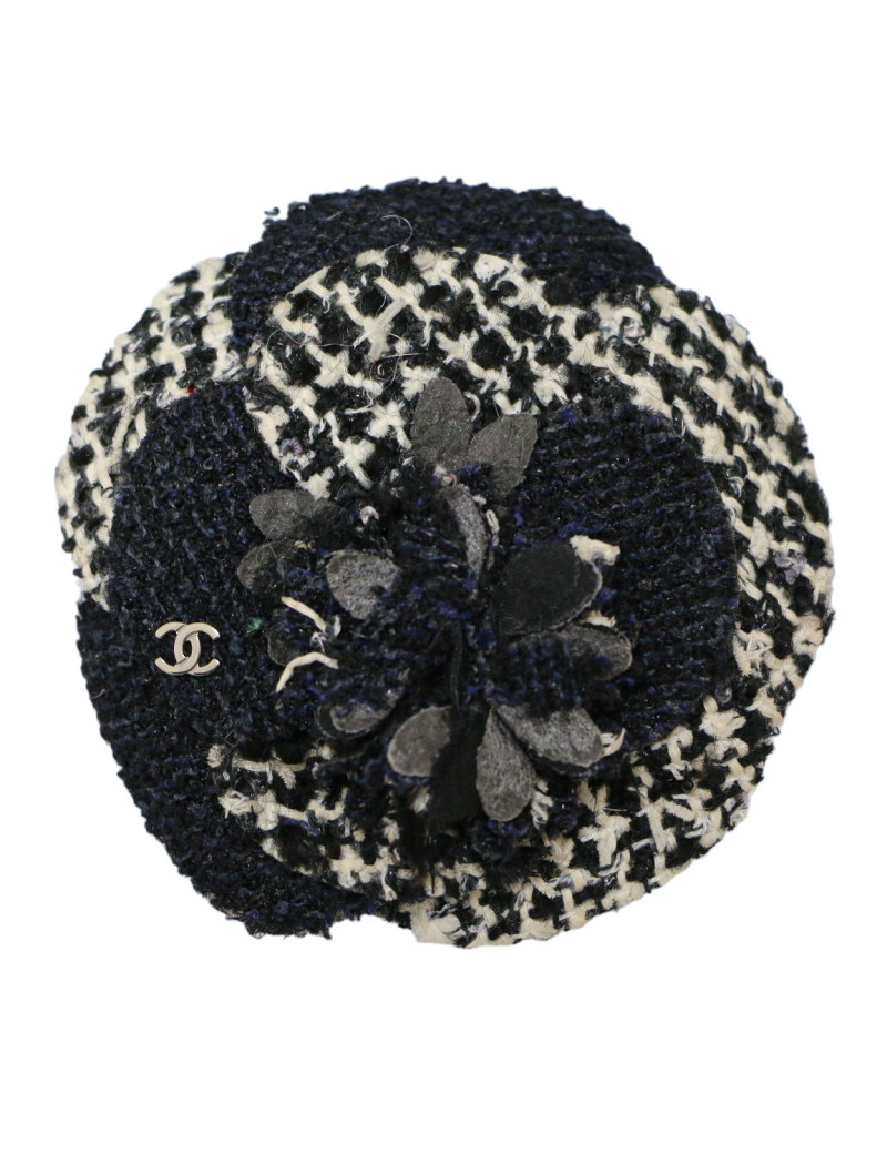 Broche camélia CHANEL noir blanc