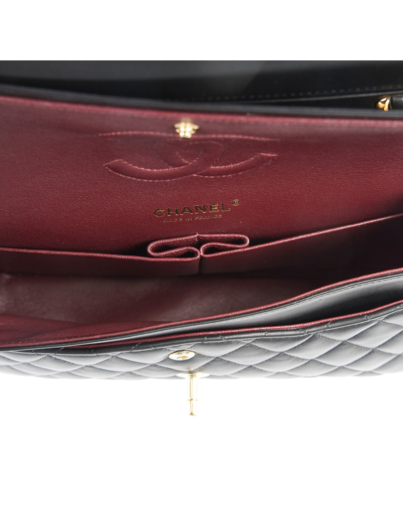 Timeless CHANEL cuir d'agneau noir