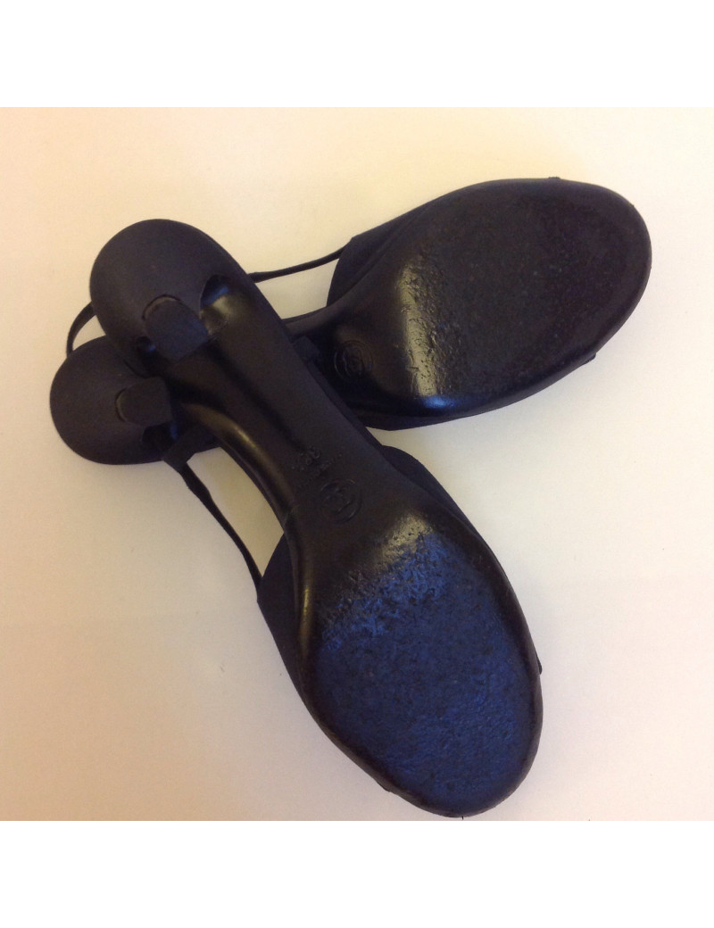 escarpins CHANEL   t 38.5 camélia noir 