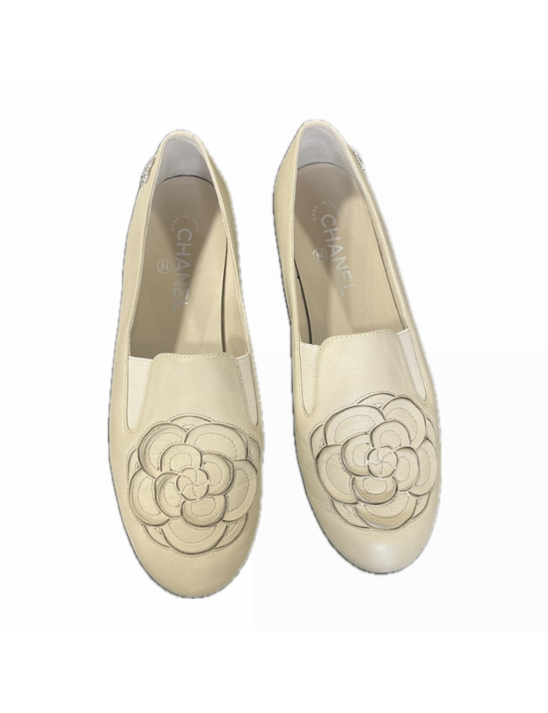 Mocassins CHANEL T 38,5 beige