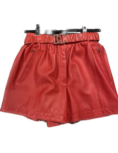 Short T38 CHANEL cuir rouge ceinture broche 