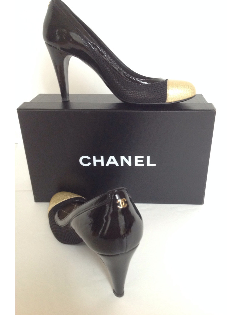 escarpins CHANEL t 39.5 bout dorés