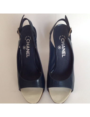 escarpins CHANEL t 37 cuir verni bleu 2