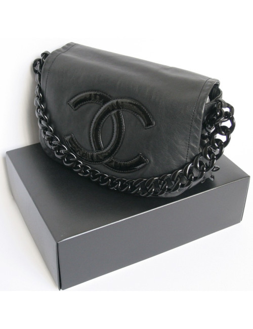 sac CHANEL cuir lisse et  bordures en vernis
