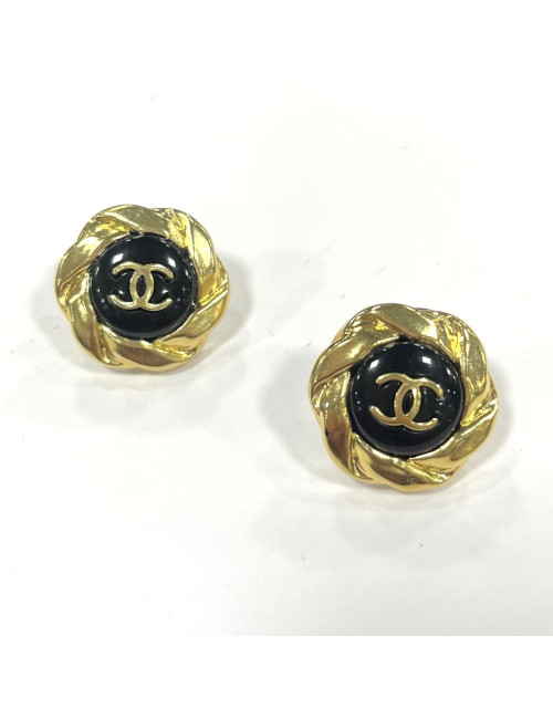 Boucles d'oreilles boutons CHANEL