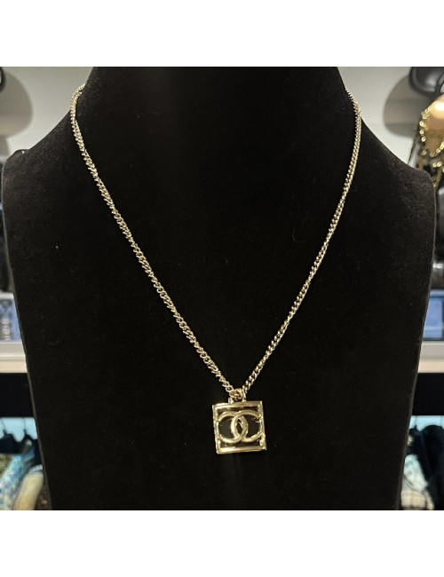 Collier pendentif CHANEL carré