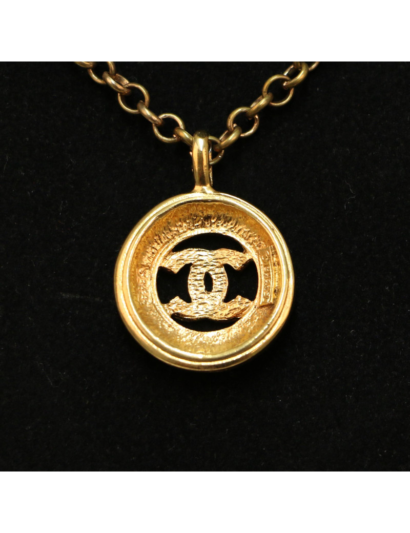 Pendentif CHANEL chaine dorée