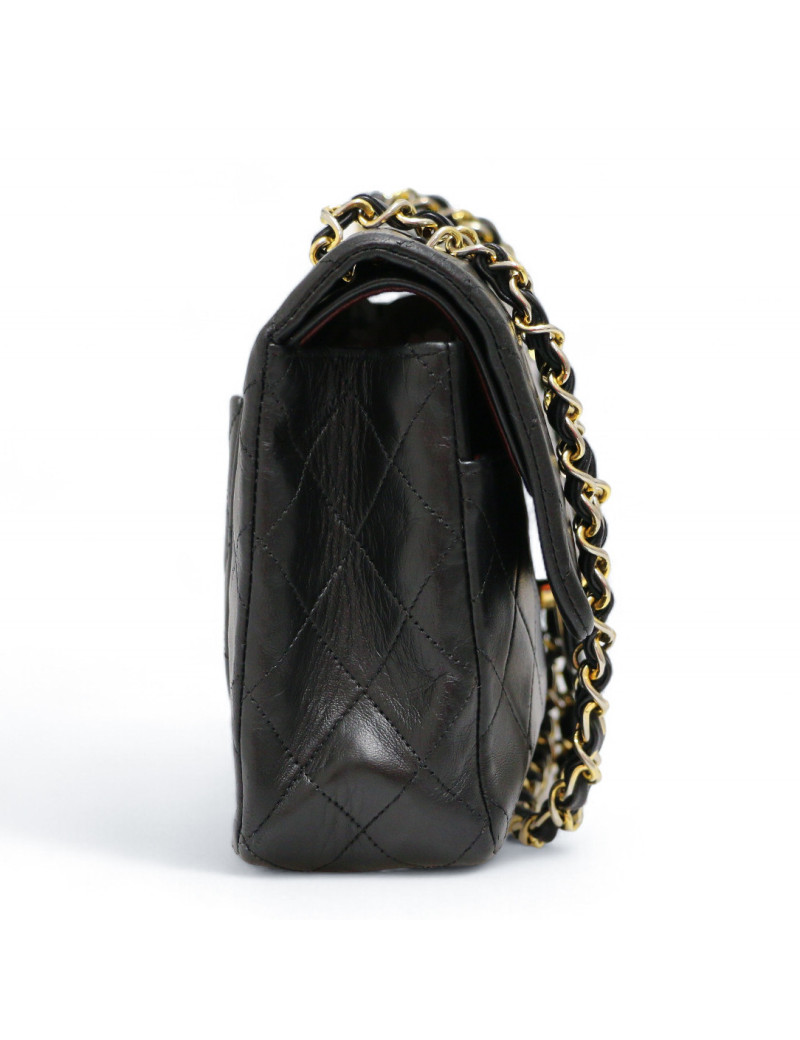 Timeless CHANEL médium cuir d'agneau noir