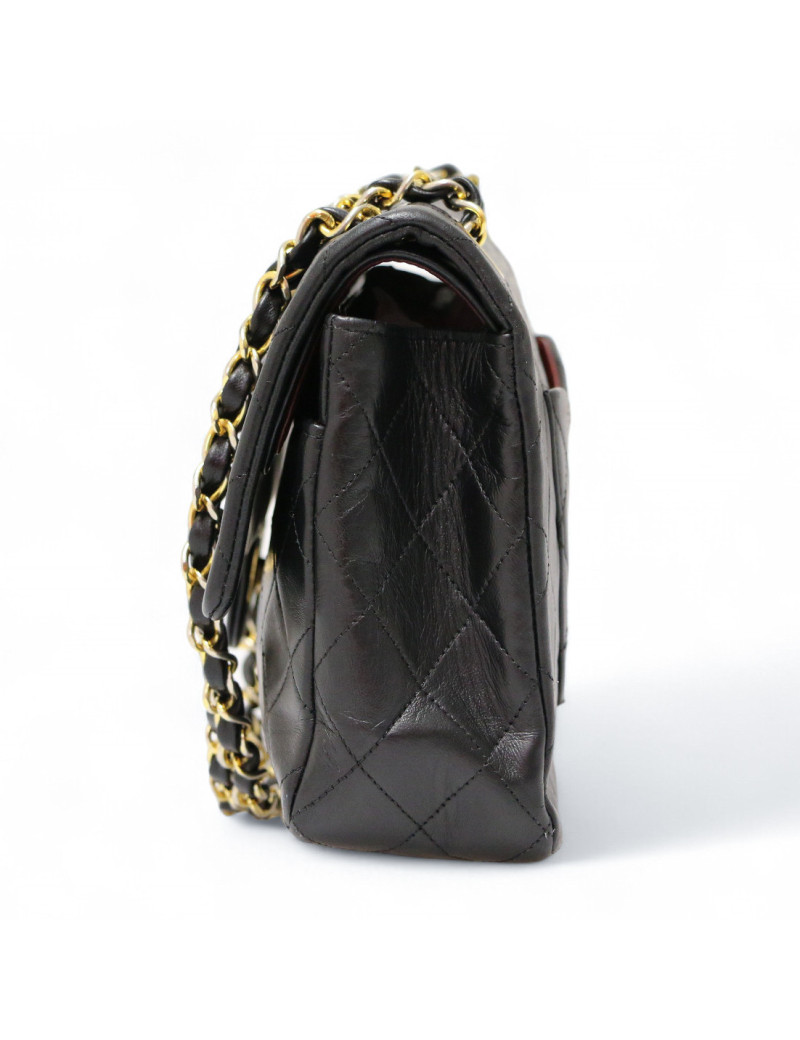 Timeless CHANEL médium cuir d'agneau noir