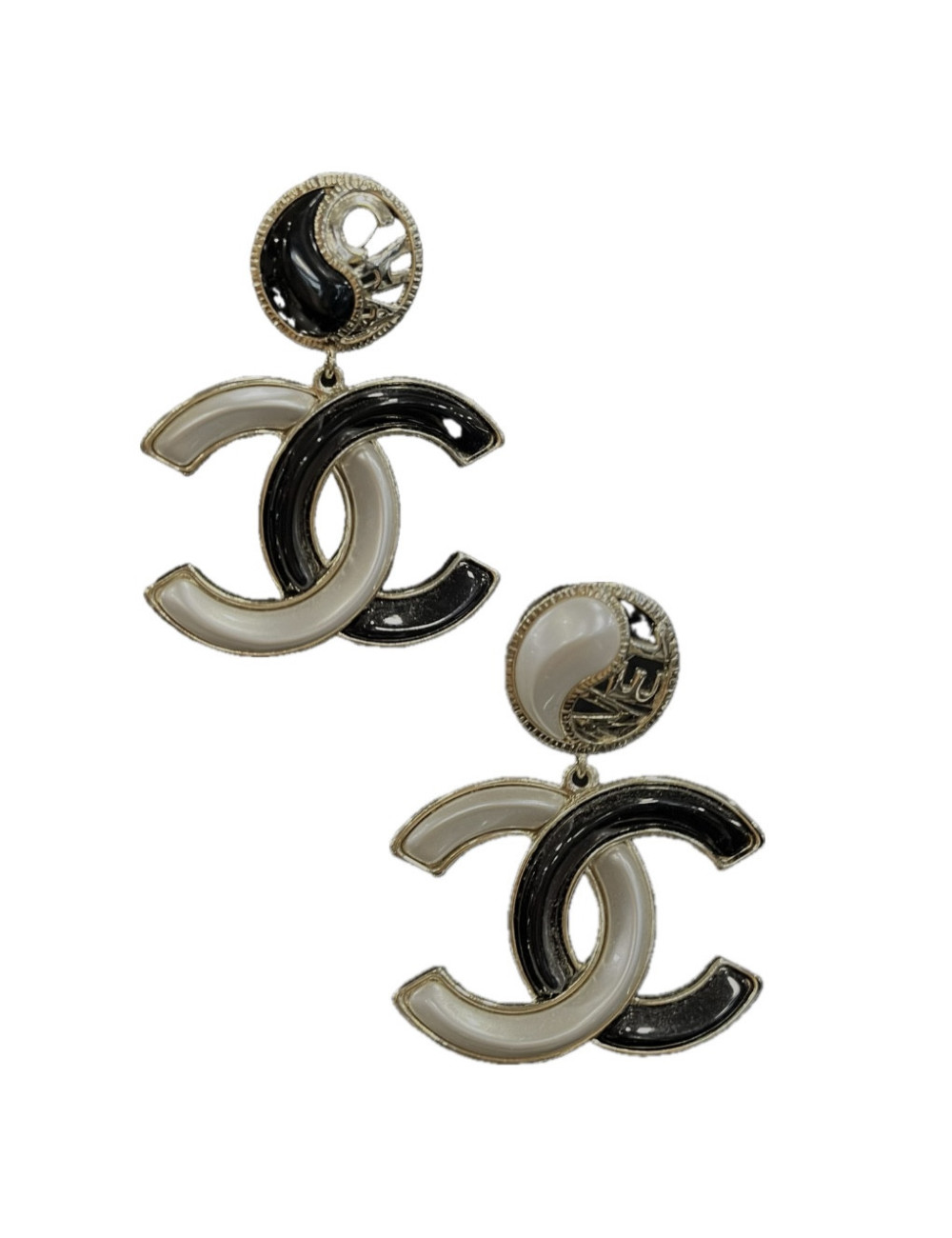 CHANEL black and white ying-yang pendant pierced earrings
