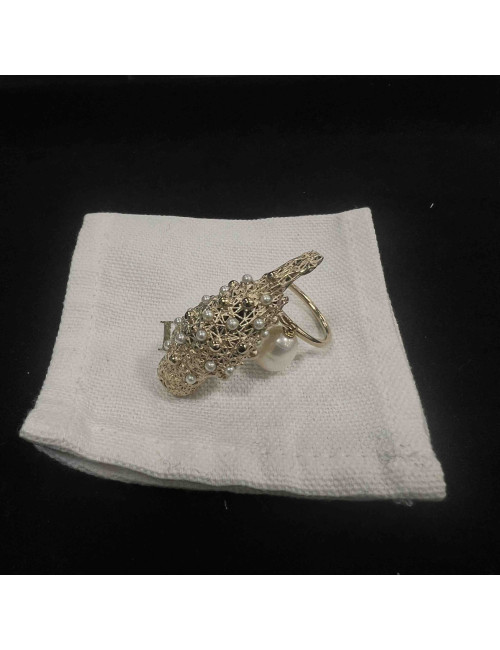 Bague DIOR dorée or pâle perléee
