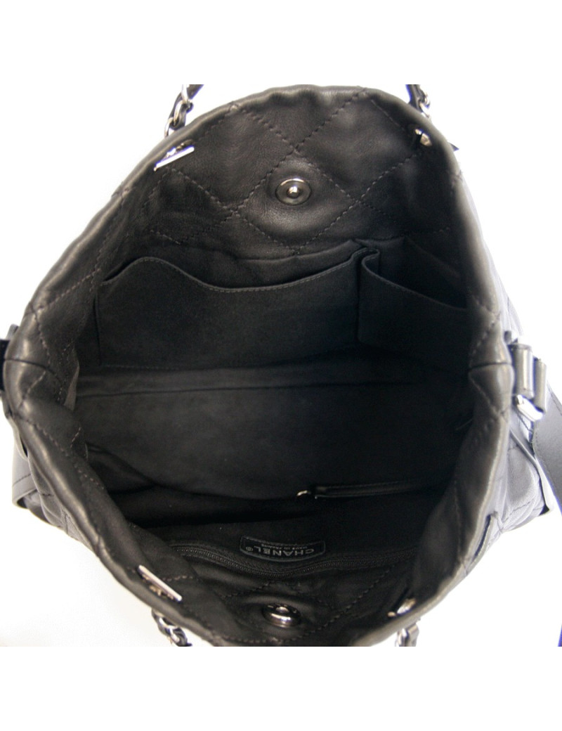 sac cabas CHANEL en cuir matelassé