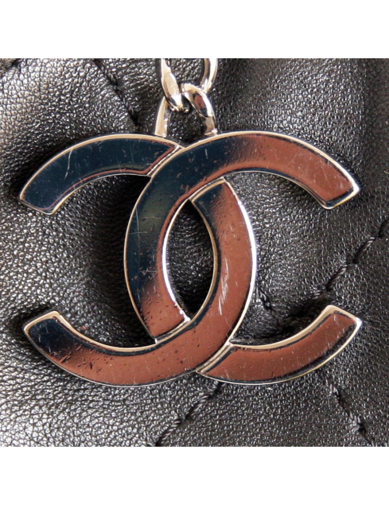 sac cabas CHANEL en cuir matelassé