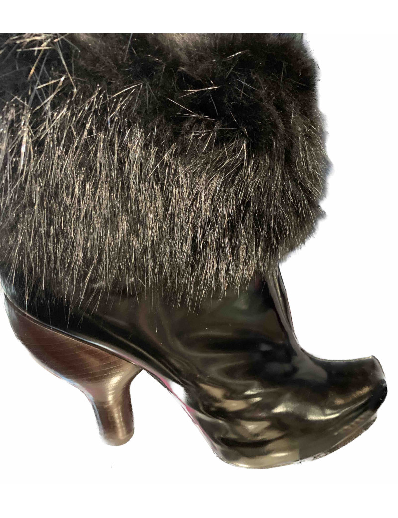 Boots LOEWE T40  cuir verni et fourrure