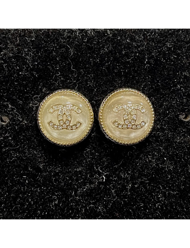 Clous d'oreilles CHANEL ronds