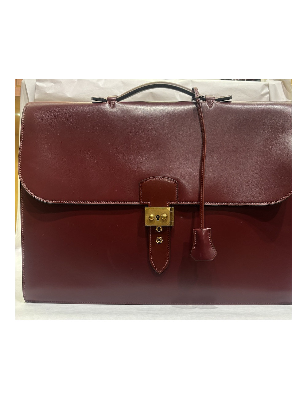 Sac à dépêches HERMES cuir box rouge H