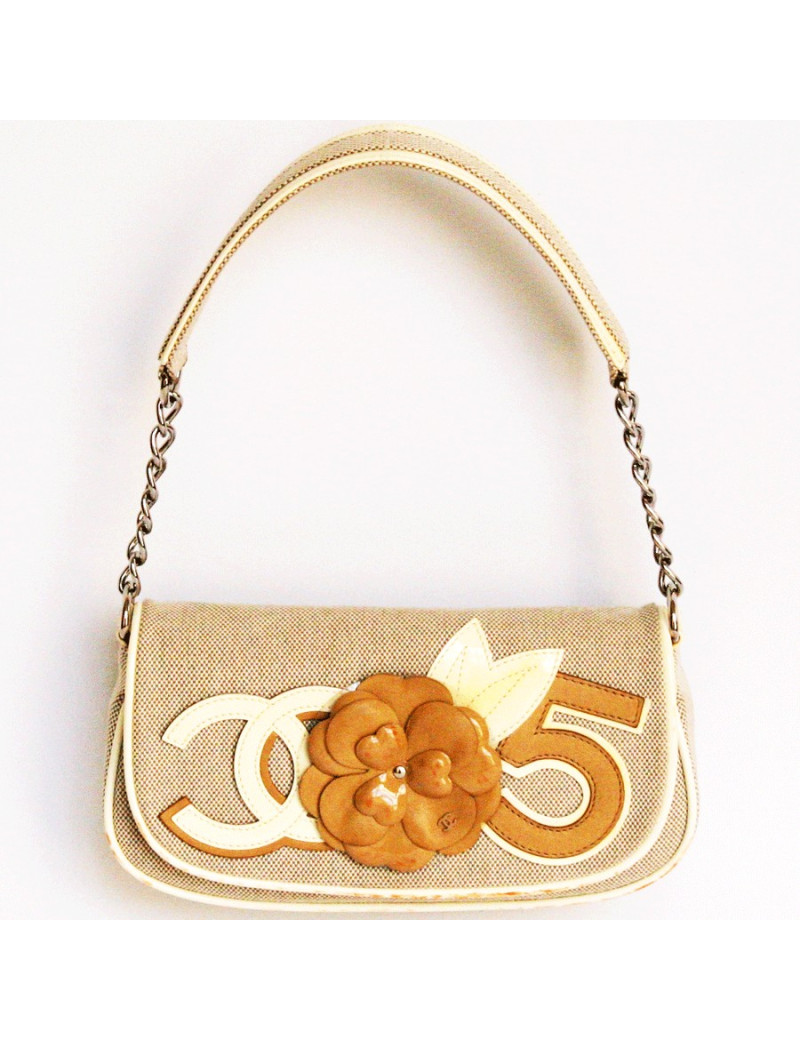 Mini sac CHANEL en toile beige et camélia verni