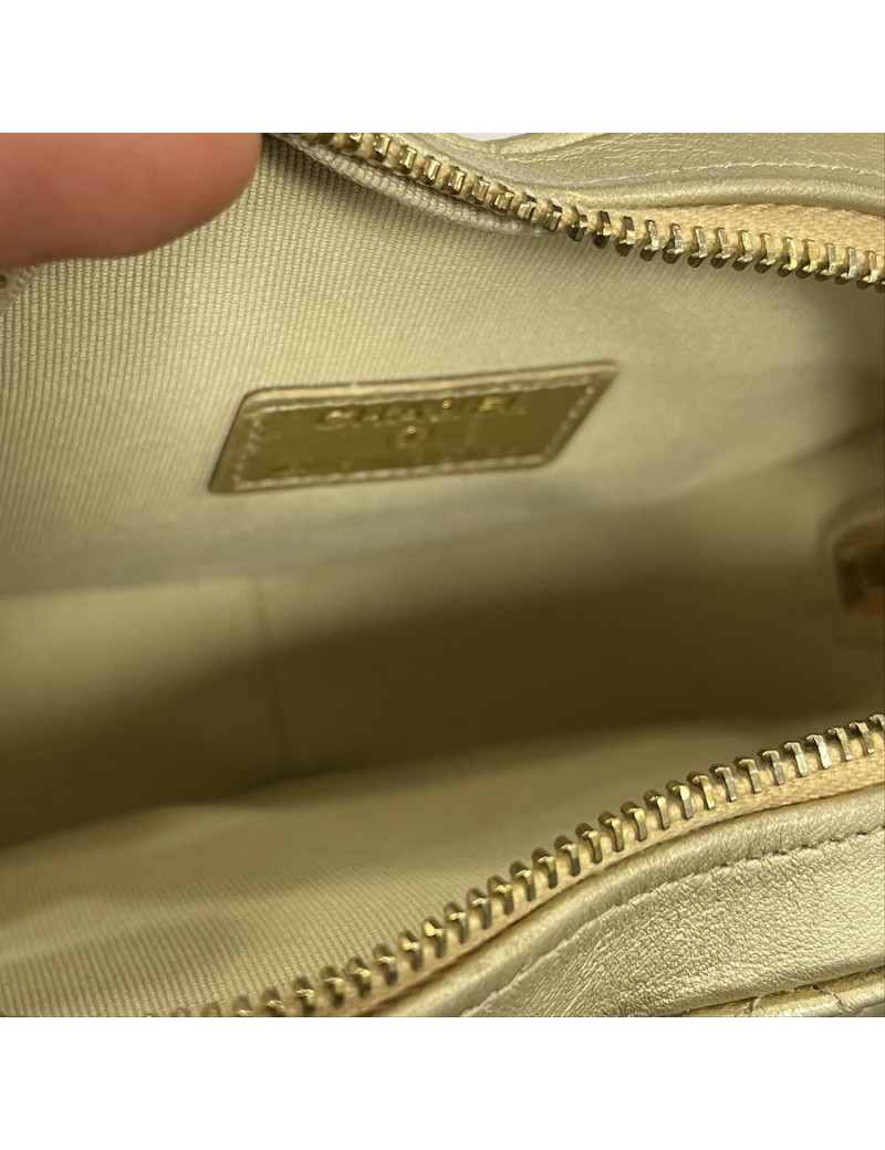 Mini sac coeur CHANEL doré