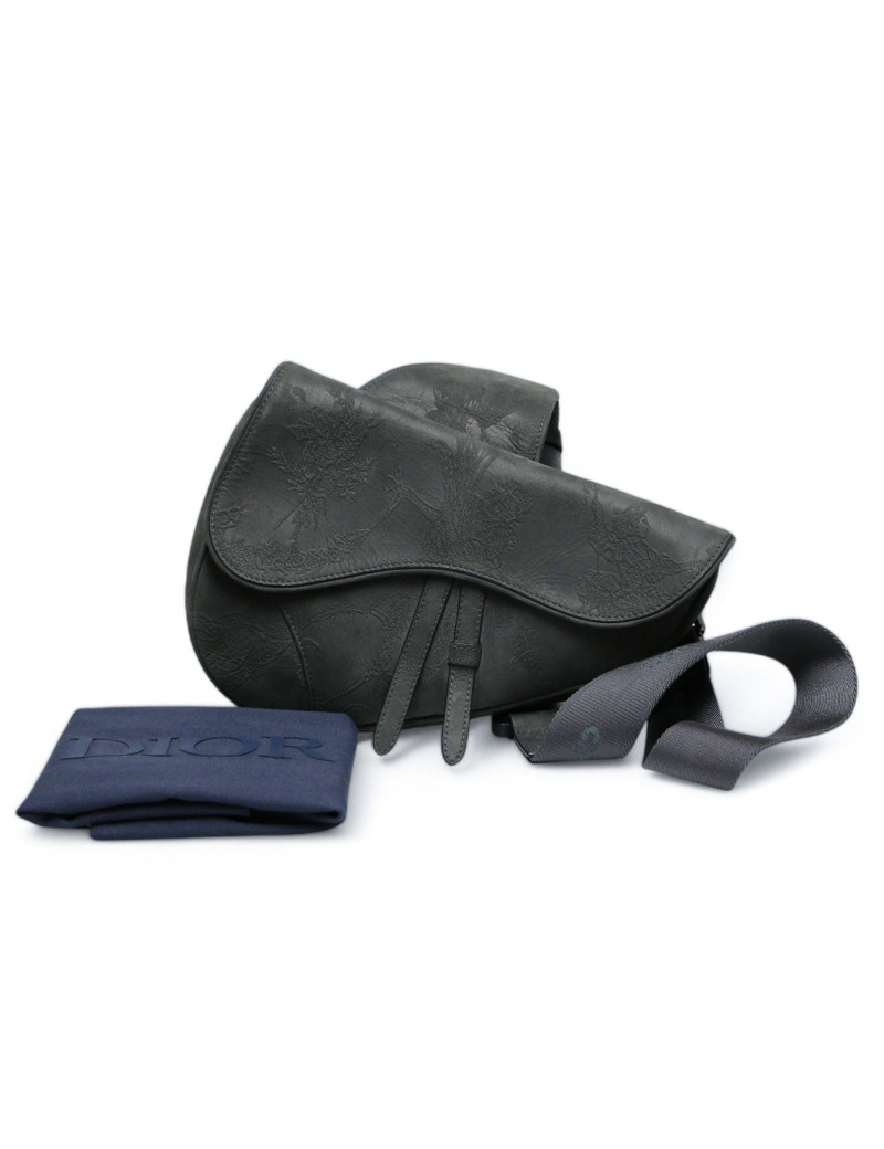 Sac Saddle DIOR homme suède embossé