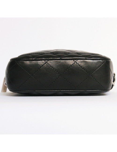 Pochette CHANEL matelassée noire
