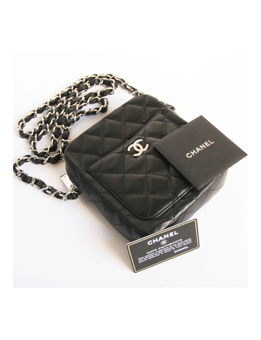 Sacoche CHANEL matelassée noire