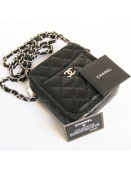 Sacoche CHANEL matelassée noire