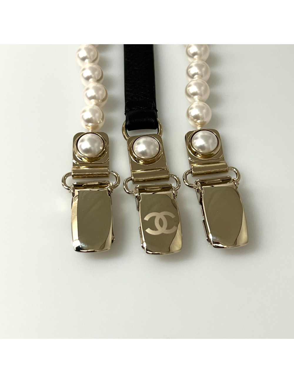 Bretelles CHANEL perles nacrées