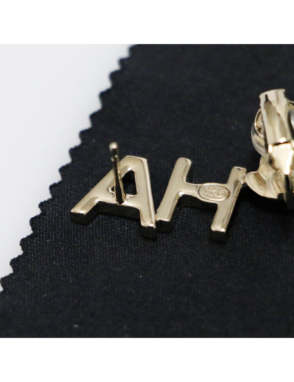 Boucles d'oreilles CHANEL perle poire