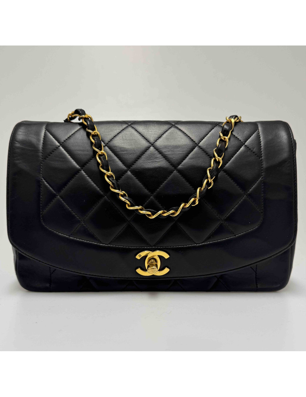 Sac Diana vintage CHANEL