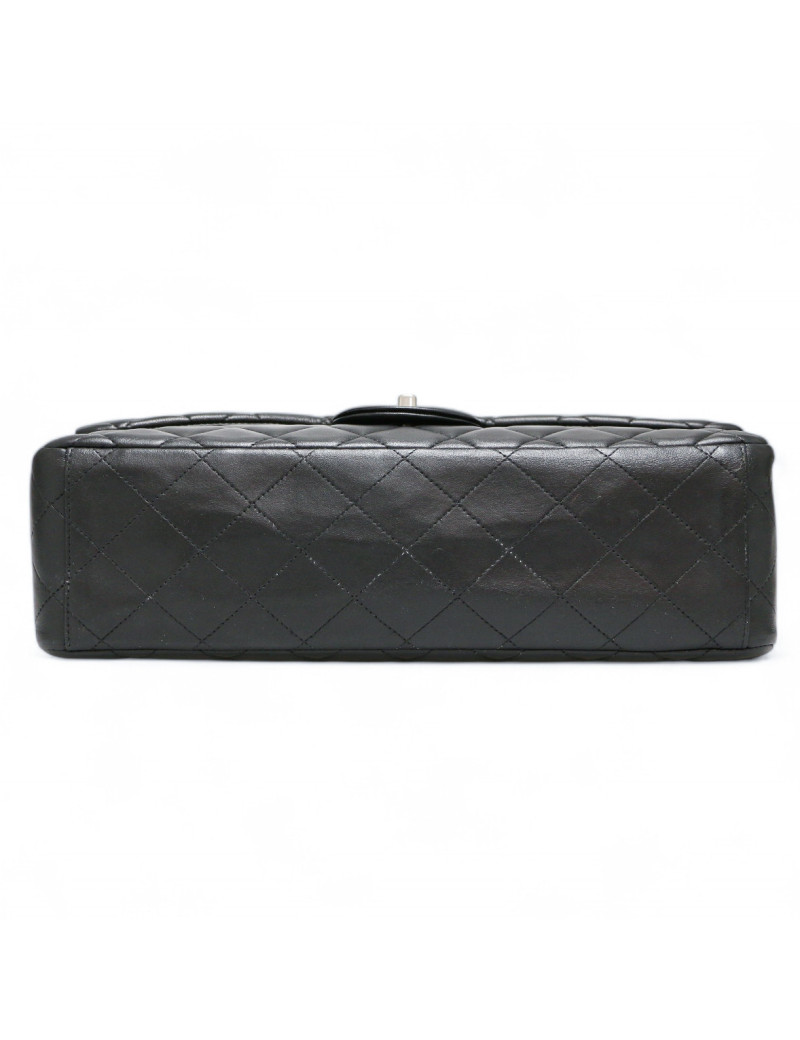 Maxi Jumbo CHANEL cuir matelassé noir