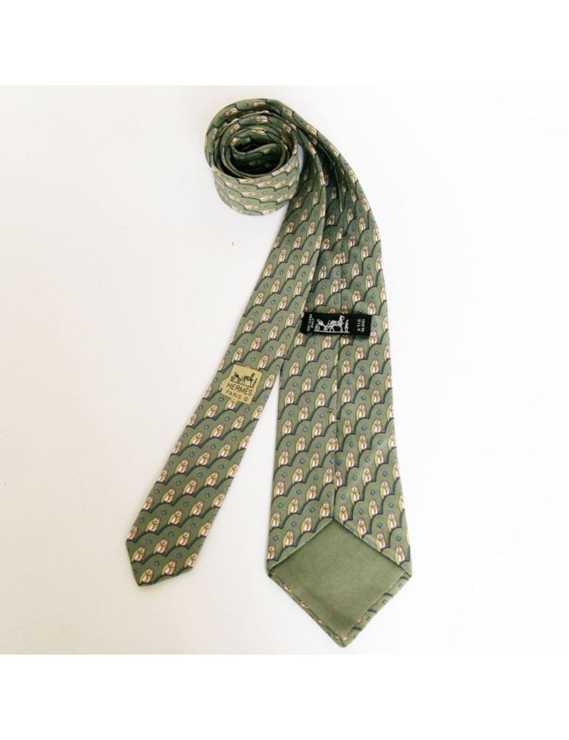 Cravate HERMES en soie verte motifs hibou
