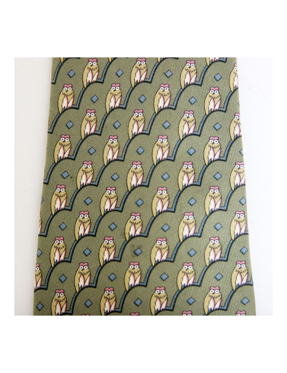 Cravate HERMES en soie verte motifs hibou