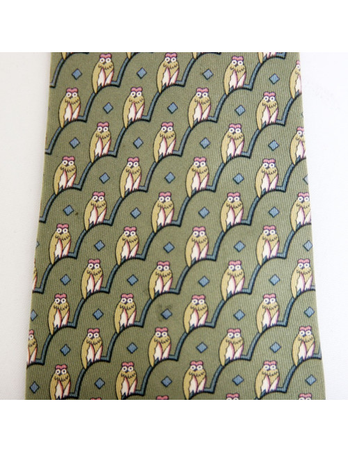 Cravate HERMES en soie verte motifs hibou