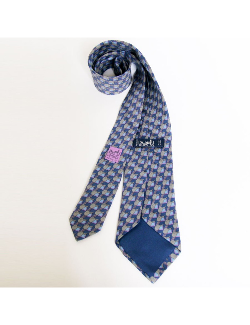 Cravate HERMES en soie mauve motifs selles