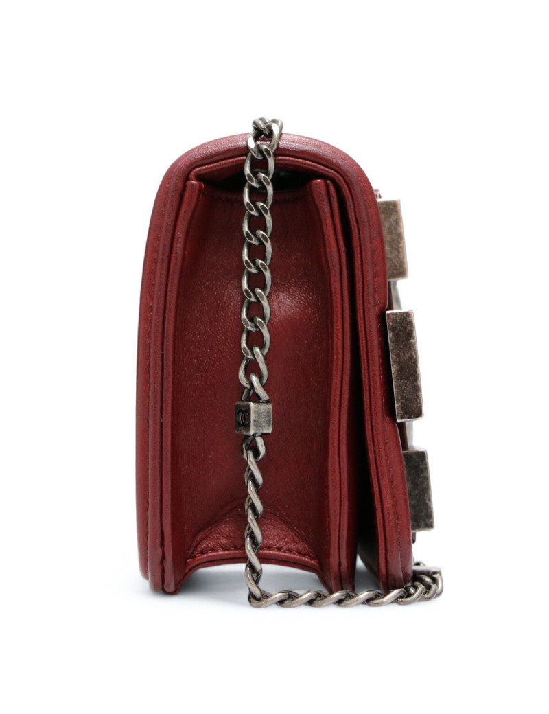Mini sac Chanel Boy Brick bordeaux : livraison dans le monde entier