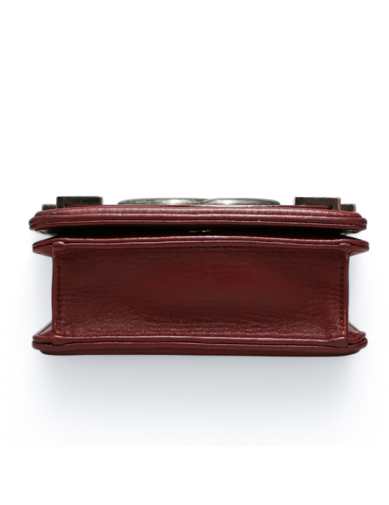 Mini sac Chanel Boy Brick bordeaux : livraison dans le monde entier