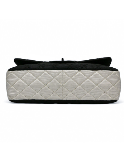 Sac classique 2.55 Chanel noir et blanc, nous livrons dans le monde