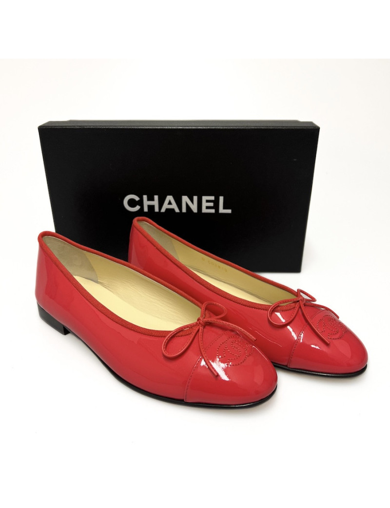 Ballerines Chanel vernies T38,5 : livrées dans leur boîte d'origine