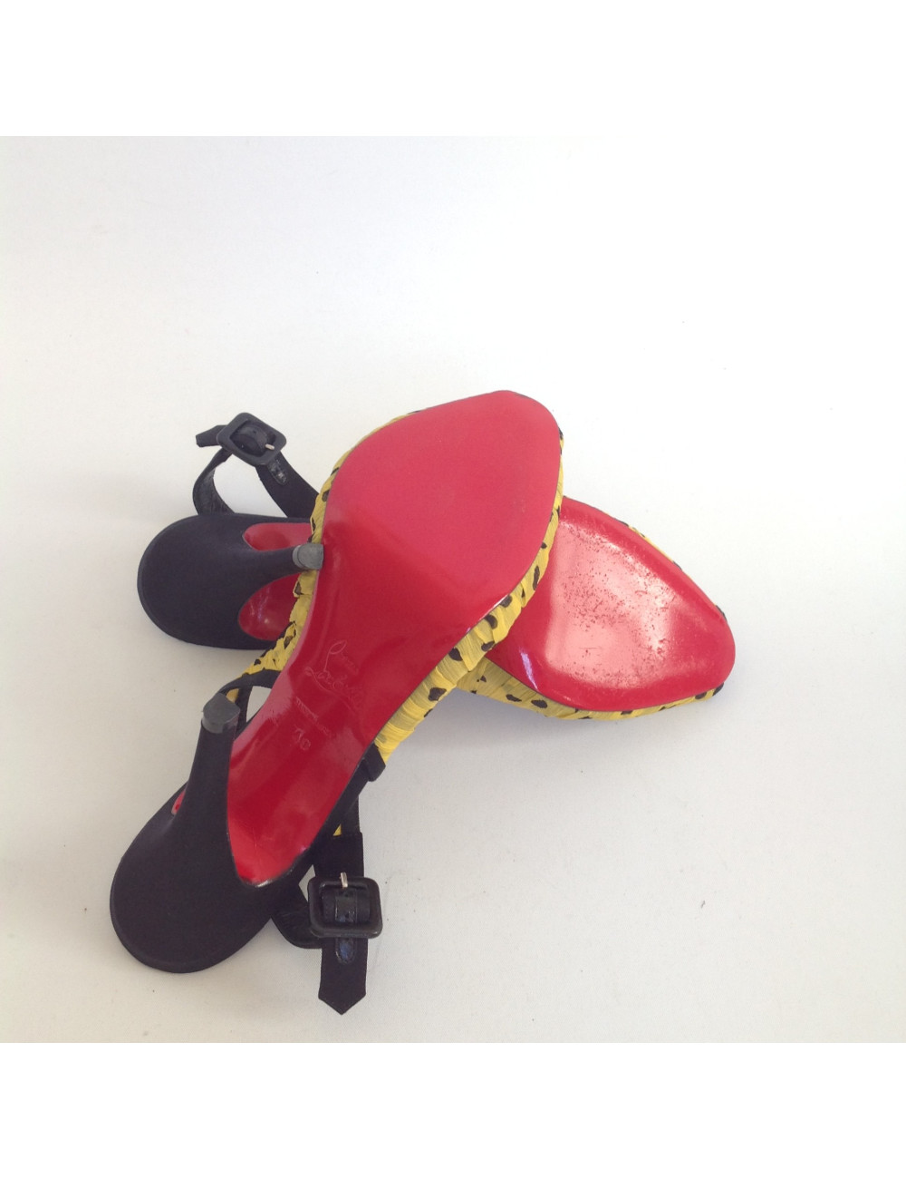 Escarpins LOUBOUTIN T 40 jaunes à pois