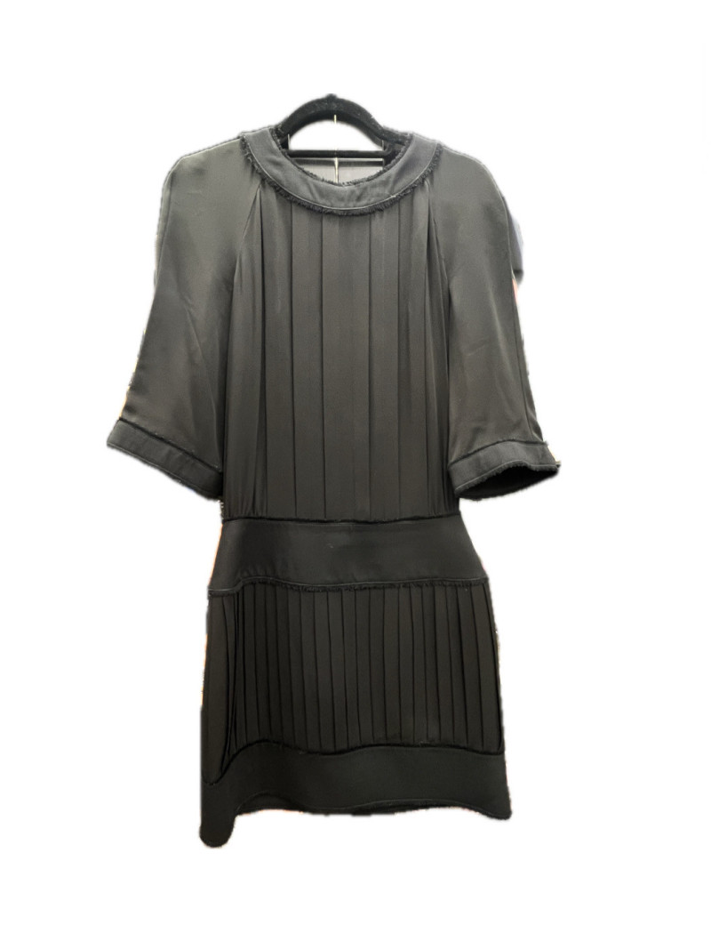 Robe Chanel T 38 plissée noire soie : livraison gratuite en Europe