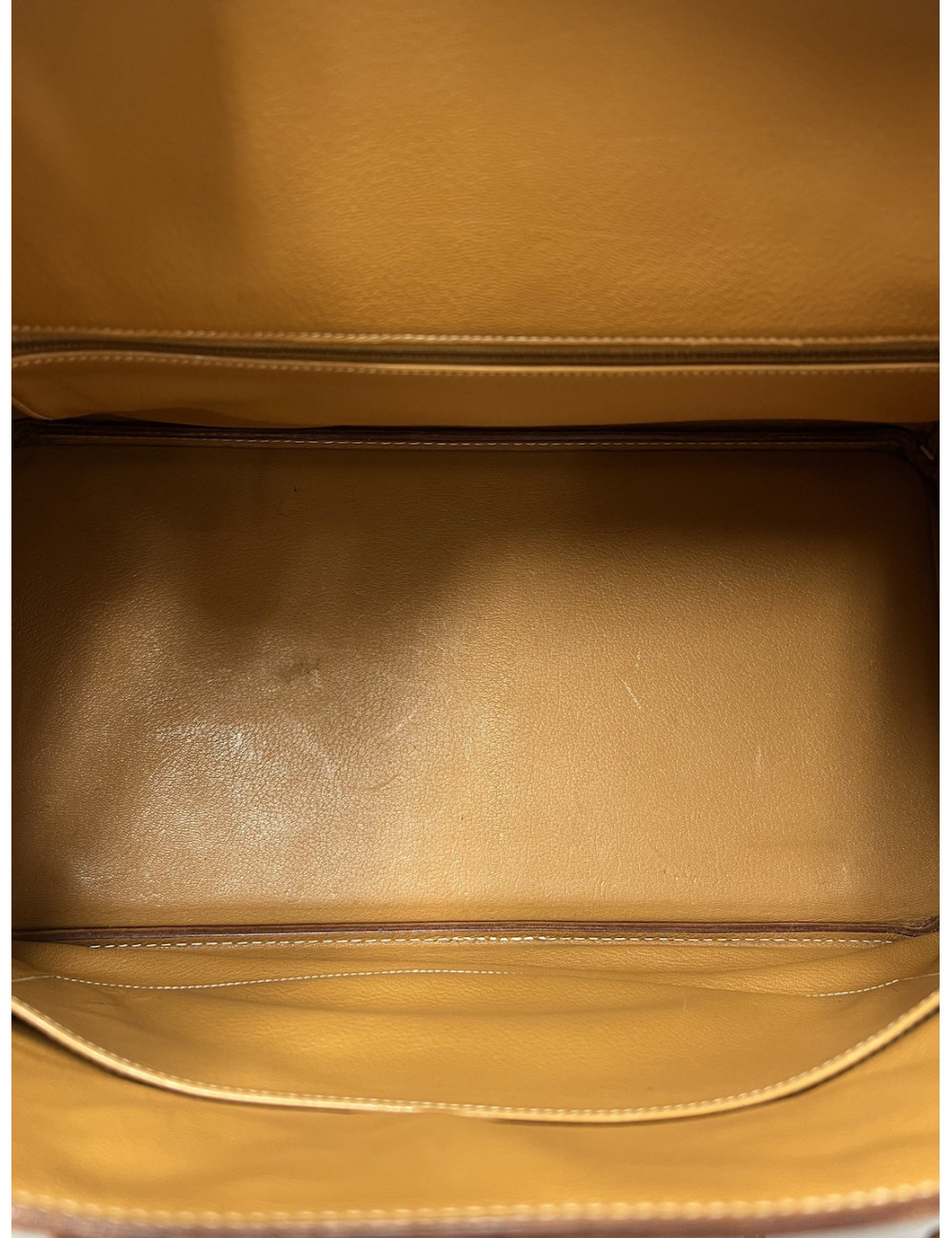 Birkin 40 Hermès Barénia couleur Gold : pièce emblématique de 1993