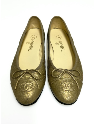 Ballerines T 37,5 CHANEL matelassées dorées
