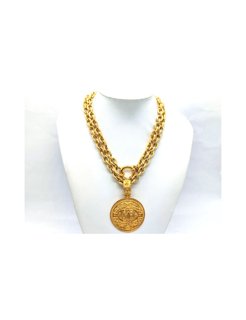 Collier CHANEL médaillon CC vintage