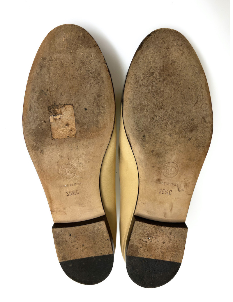 Ballerines CHANEL beige et noir