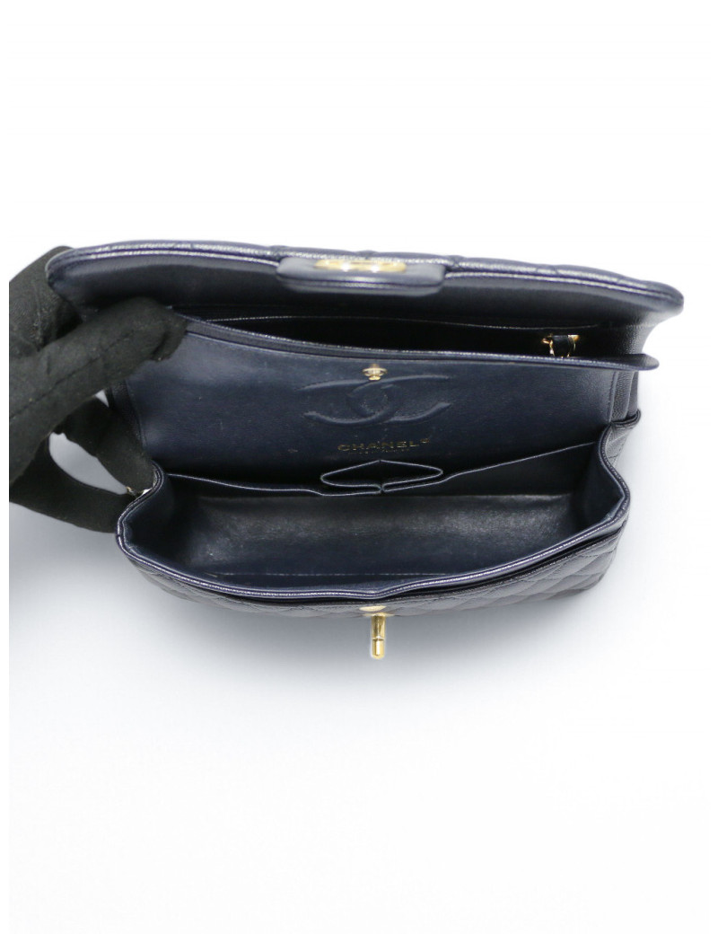 Sac Chanel caviar classique small disponible en seconde main de luxe