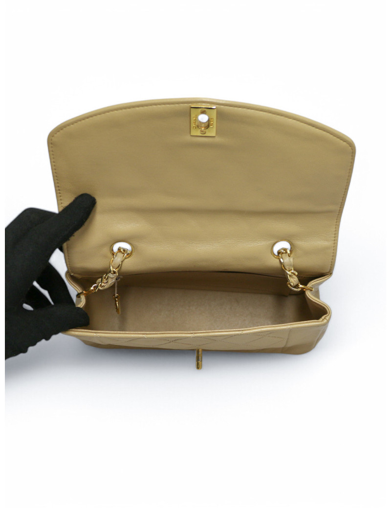 Diana Chanel beige en cuir : occasion certifiée authentique.