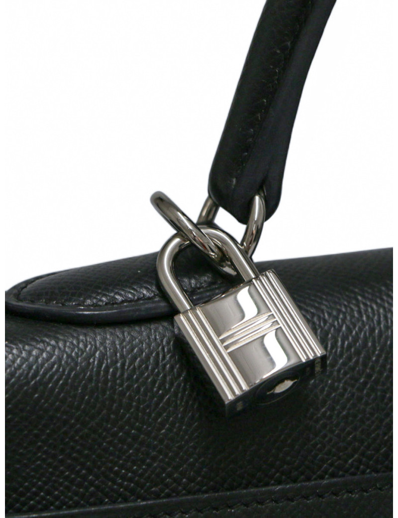 Kelly 35 sellier Hermès en cuir epsom , un intemporel disponible