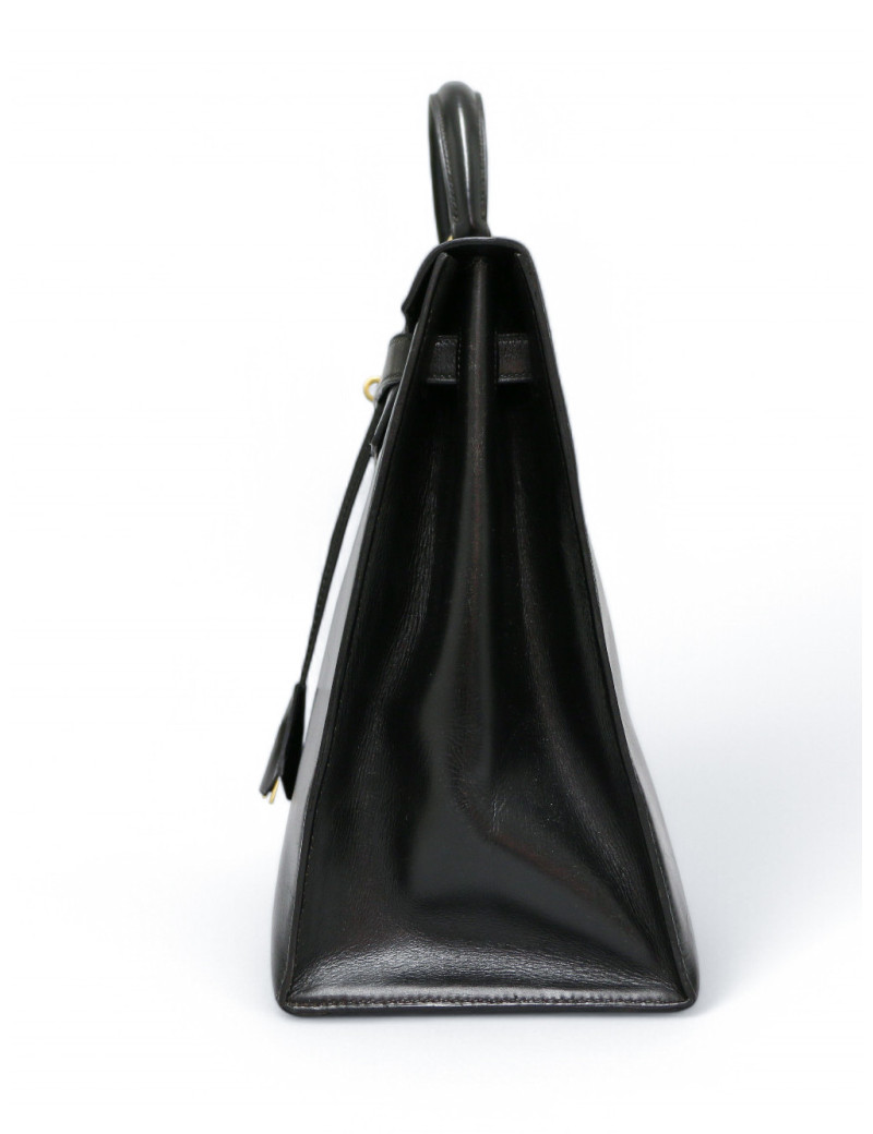 Sac sellier Kelly box 35 Hermès vintage disponible en seconde main de luxe