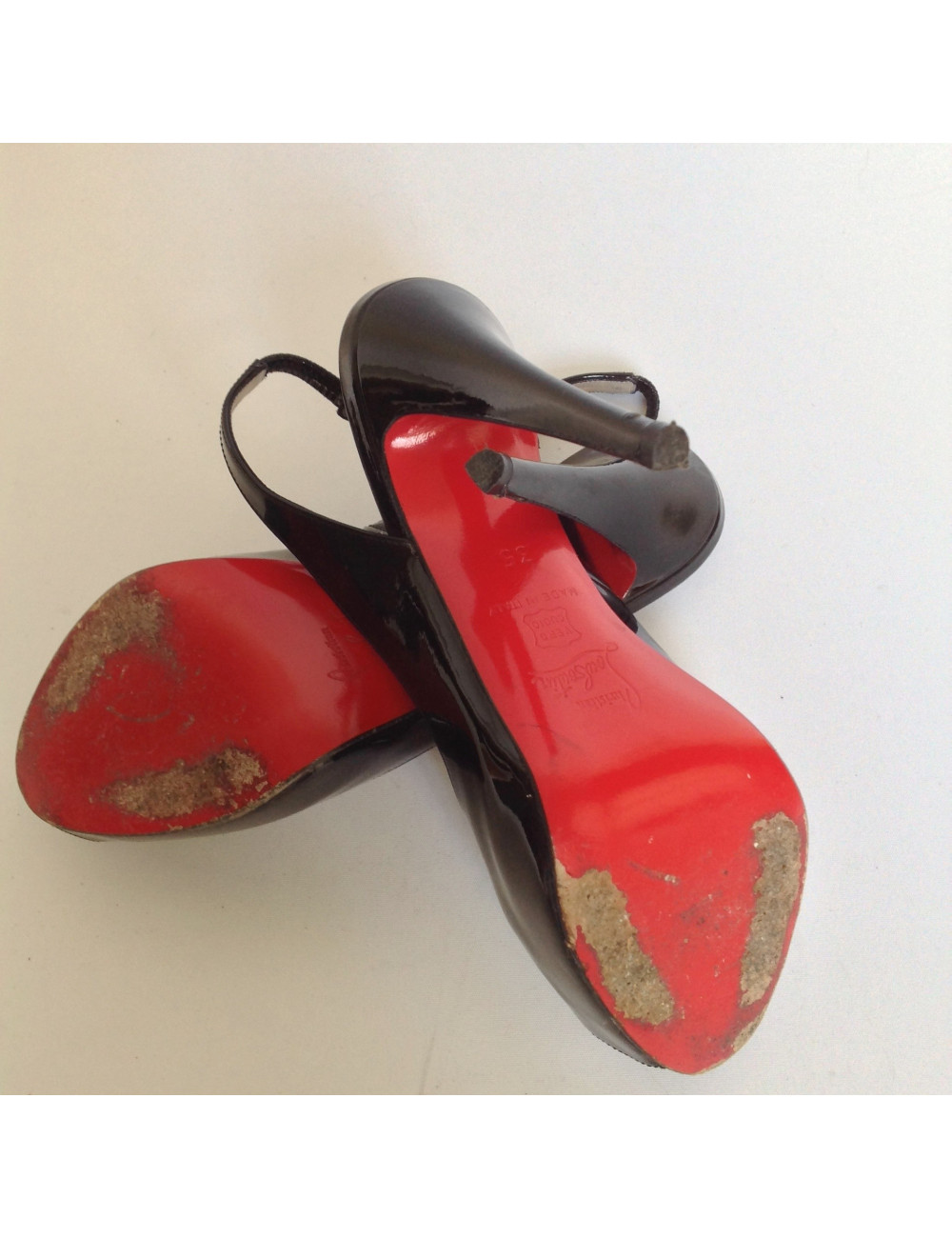 escarpins LOUBOUTIN t  vernis noirs