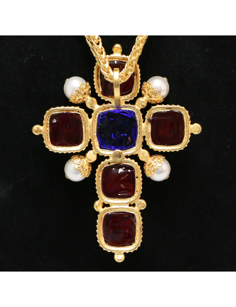 Pendentif croix Marguerite de Valois pâte de verre baroque